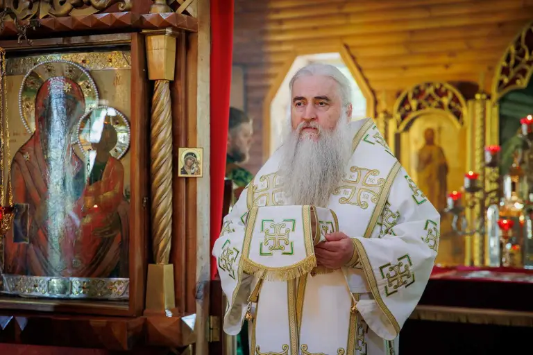 Божественная литургия в храме Всех Святых в Ульяновске