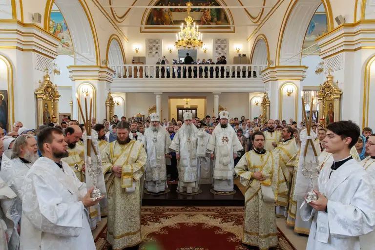 Божественная литургия в Спасо-Вознесенском кафедральном соборе Ульяновска