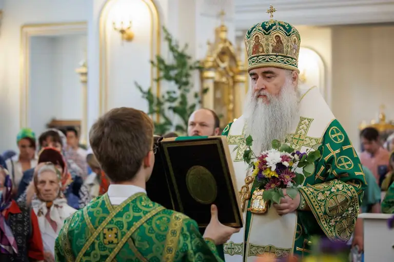 Божественная литургия в Спасо-Вознесенском кафедральном соборе Ульяновска