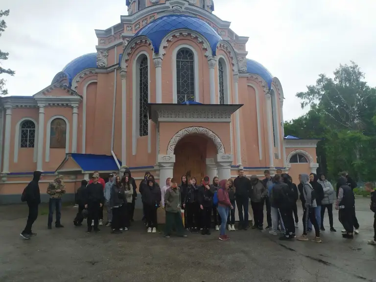 Участники акции «Чистая память» посетили храм Воскресения Христова в Ульяновске