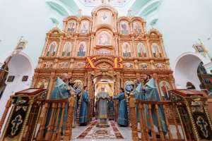Божественная литургия в Богоявленском храме р.п. Старая Майна