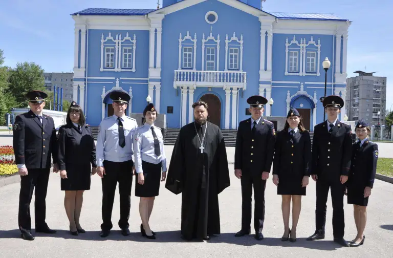 Накануне Дня семьи, любви и верности священник встретился с семьями сотрудников ОВД