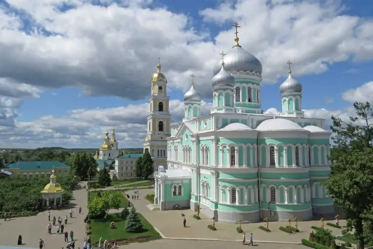 На поклон к святому старцу