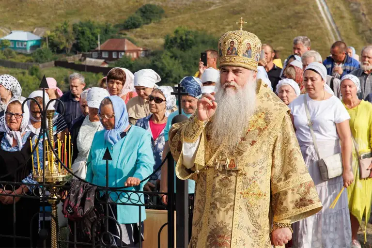 Божественная литургия в часовне святителя Николая Чудотворца на Никольской горе в р.п. Сурское