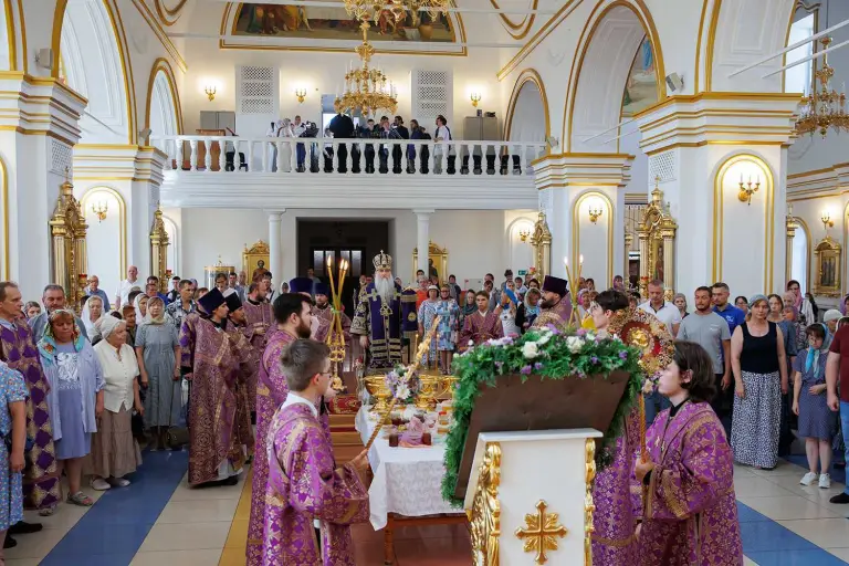 Божественная литургия в Спасо-Вознесенском кафедральном соборе Ульяновска