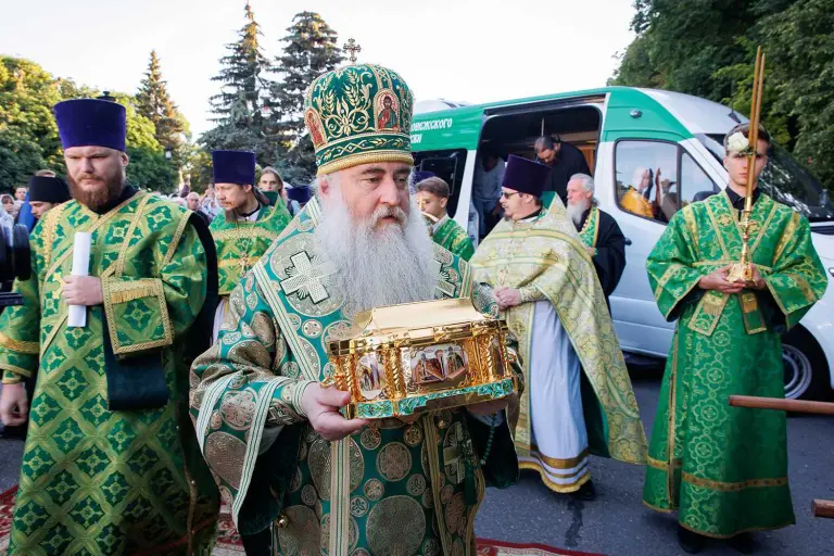 Благодарность Митрополита Симбирского и Новоспасского Лонгина участникам принесения мощей прп. Сергия Радонежского в Ульяновск