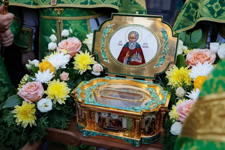 В Симбирскую епархию доставлен ковчег с мощами преподобного Сергия Радонежского. Видео