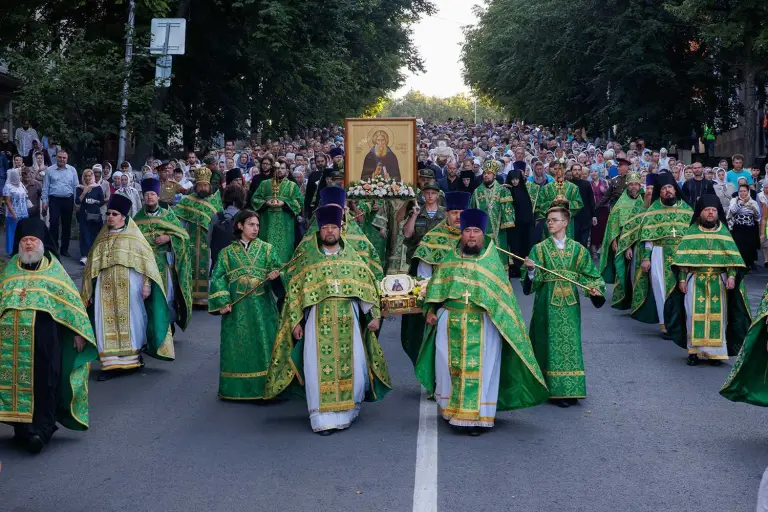 В Ульяновск принесены мощи преподобного Сергия Радонежского — одного из самых почитаемых русских святых