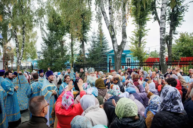 Божественная литургия в храме в честь иконы Божией Матери «Неопалимая Купина» в Ульяновске