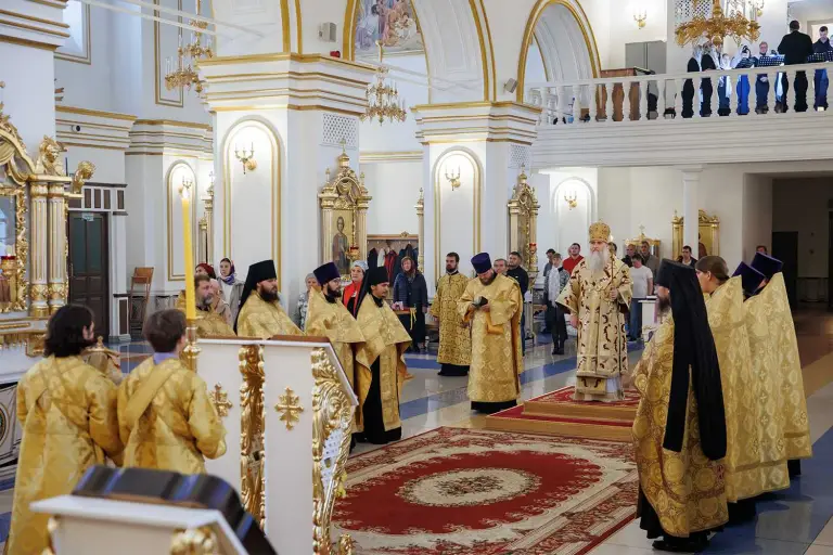 Всенощное бдение в Спасо-Вознесенском кафедральном соборе Ульяновска