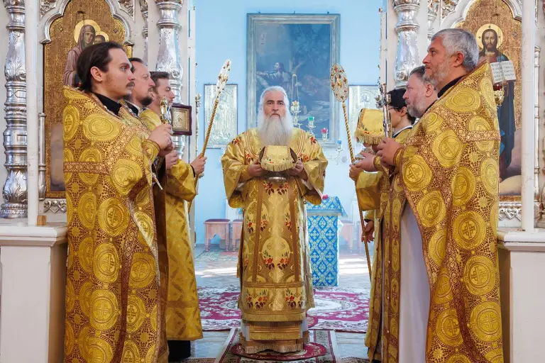 Божественная литургия в храме в честь Казанской иконы Божией Матери с. Кивать