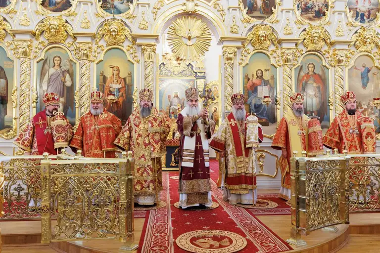 Божественная литургия в Спасо-Вознесенском кафедральном соборе Ульяновска