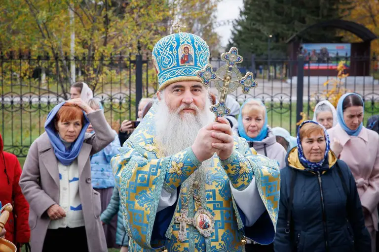 Божественная литургия в храме в честь Покрова Пресвятой Богородицы с. Большие Ключищи