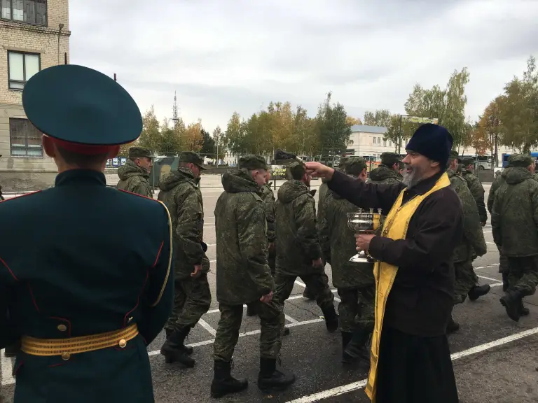 Отправление к месту службы: духовенство напутствует мобилизованных