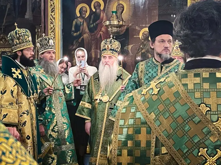 Всенощное бдение в Успенском соборе Троице-Сергиевой лавры