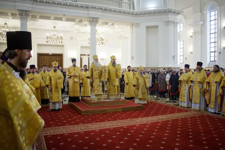 Божественная литургия в Спасском кафедральном соборе Пензы