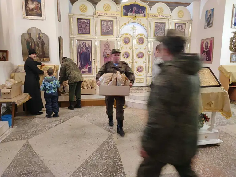 Мобилизованным военнослужащим передали гуманитарную помощь