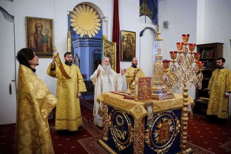 Божественная литургия в Спасо-Вознесенском кафедральном соборе Ульяновска