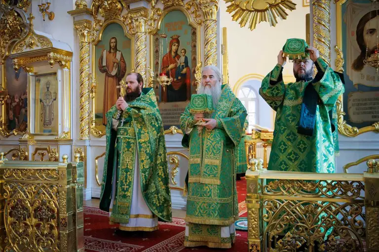 Божественная литургия в Спасо-Вознесенском кафедральном соборе Ульяновска