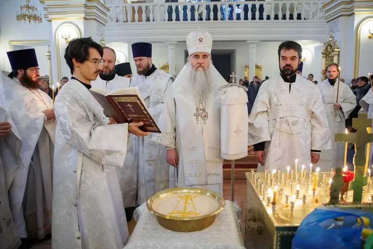Божественная литургия и панихида в Спасо-Вознесенском кафедральном соборе Ульяновска