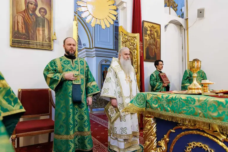 Божественная литургия в Спасо-Вознесенском кафедральном соборе Ульяновска