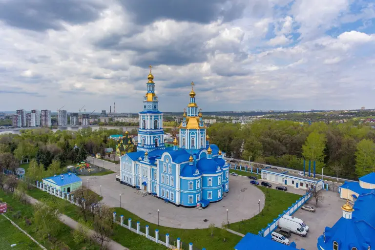 Приглашаем на встречи с гостями Рождественских чтений — протоиереем Феодором Бородиным и протоиереем Геннадием Фастом