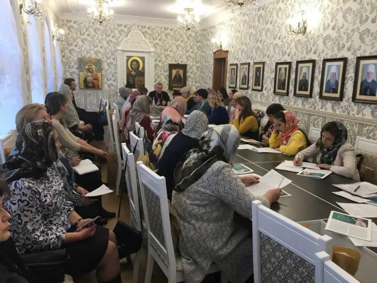 В Спасском монастыре обсудили проблемы и перспективы преподавания ОПК в школе