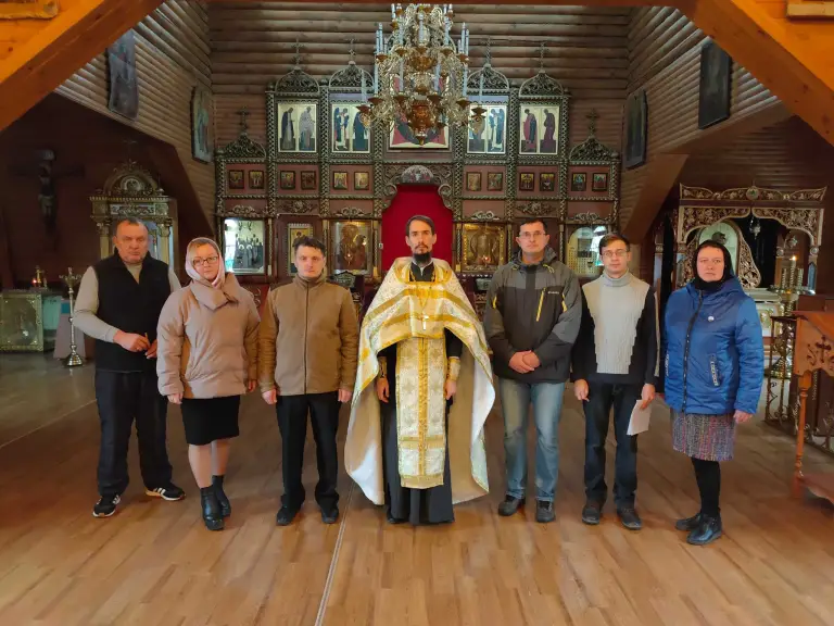 Православная молодежь молится святым Петру и Февронии Муромским