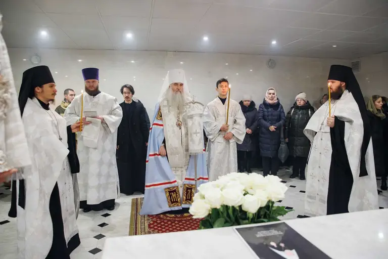 В Спасо-Вознесенском кафедральном соборе совершена панихида по Митрополиту Проклу