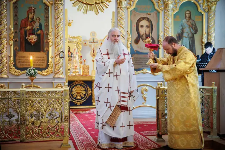 Божественная литургия в Спасо-Вознесенском кафедральном соборе Ульяновска