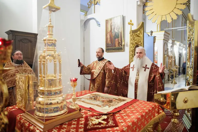 Божественная литургия в Спасо-Вознесенском кафедральном соборе Ульяновска