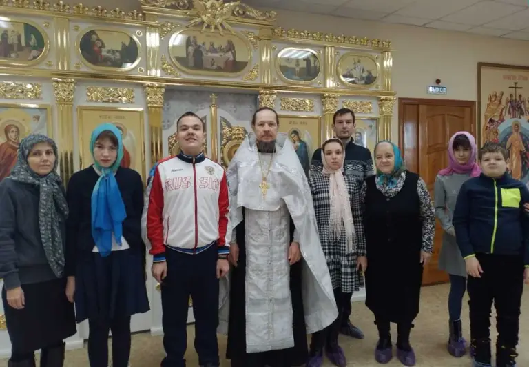В Богородице-Неопалимовском храме Ульяновска совершено богослужение для детей с ограниченными возможностями здоровья