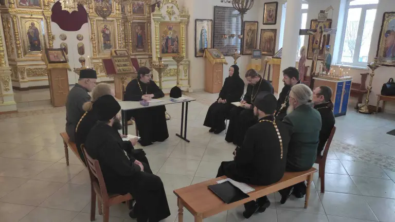 В благочиниях епархии проходят собрания духовенства