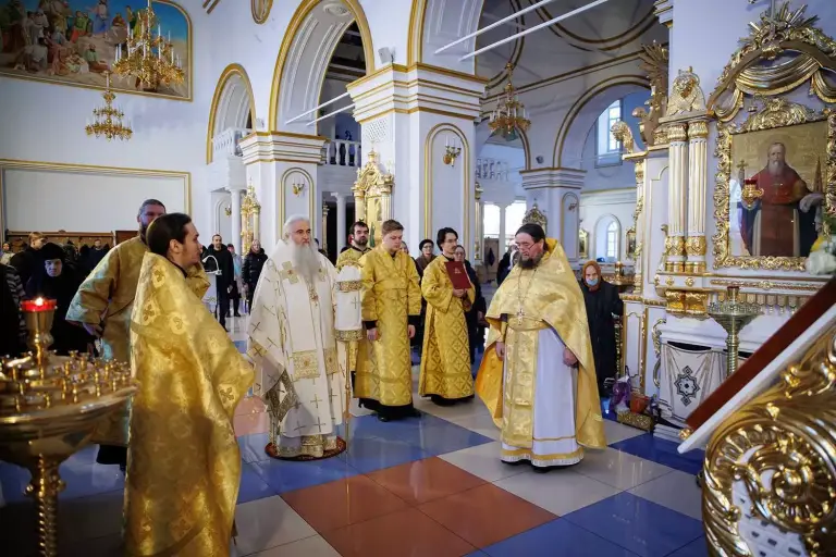 Божественная литургия в Спасо-Вознесенском кафедральном соборе Ульяновска