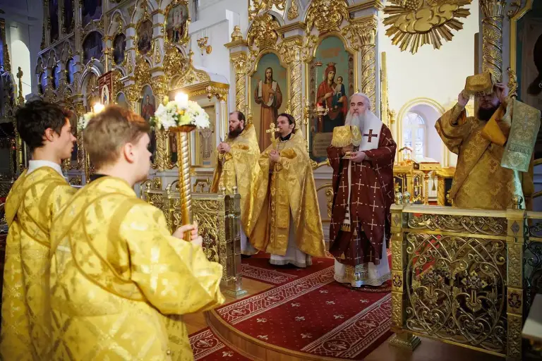 Божественная литургия в Спасо-Вознесенском кафедральном соборе Ульяновска