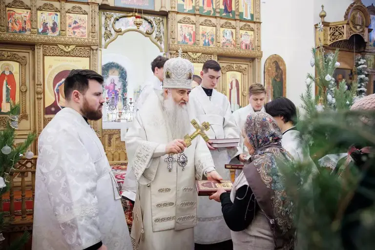 Божественная литургия в храме Рождества Христова в Ульяновске