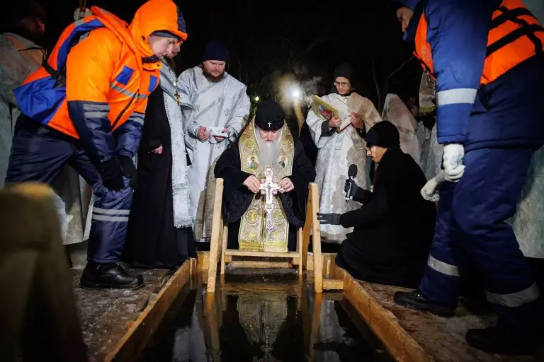 Во Иордане крещающуся Тебе, Господи.