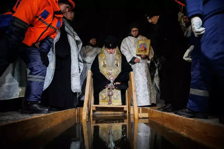 Крещение Господне. Освящение воды на реке Свияге. Фоторепортаж