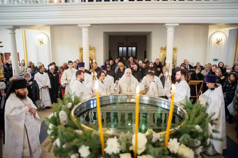 Божественная литургия в Спасо-Вознесенском кафедральном соборе Ульяновска