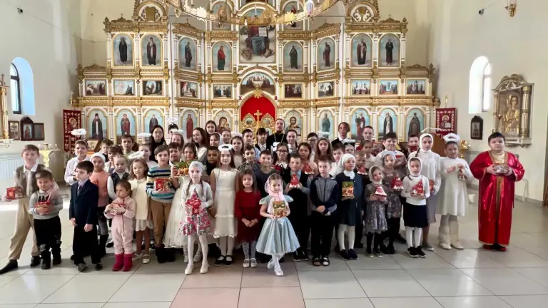 В храме во имя апостола Андрея Первозванного прошел рождественский праздник