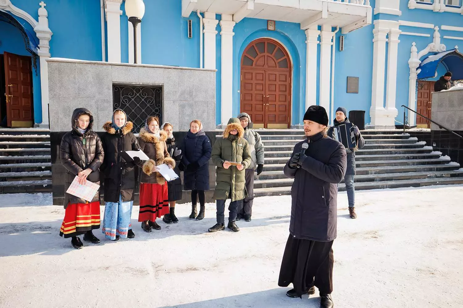 Детский зимний праздник прошел на территории Спасо-Вознесенского собора