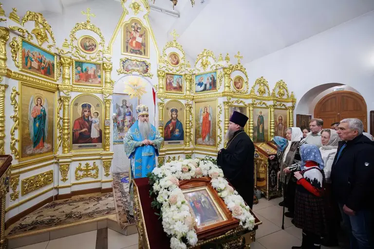 Божественная литургия в храме Сретения Господня в Ульяновске