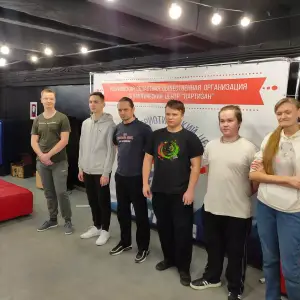 hlCO5sYVHfU
