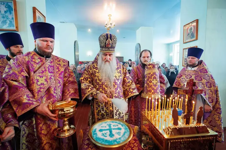 Божественная литургия и панихида в храме в честь Казанской иконы Божией Матери р.п. Майна