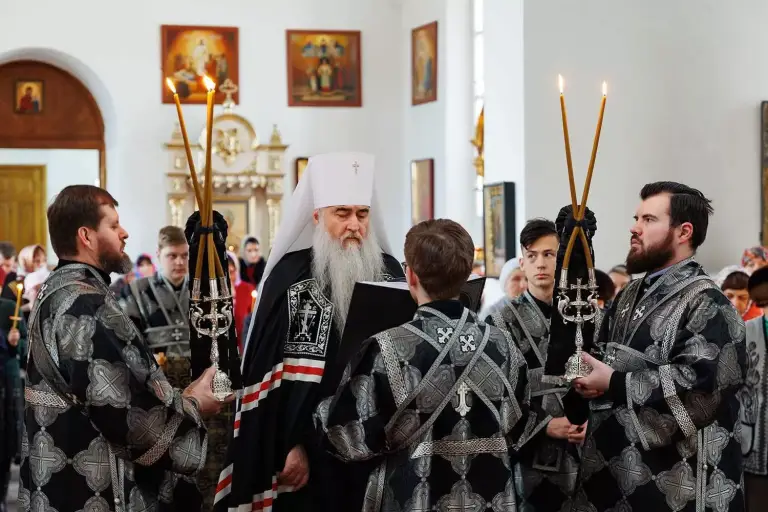 Великое повечерие с чтением канона преподобного Андрея Критского в кафедральном соборе в честь Преображения Господня в Новоспасском