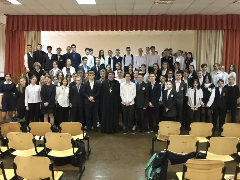 Священник провёл открытый урок для учащихся школы № 57