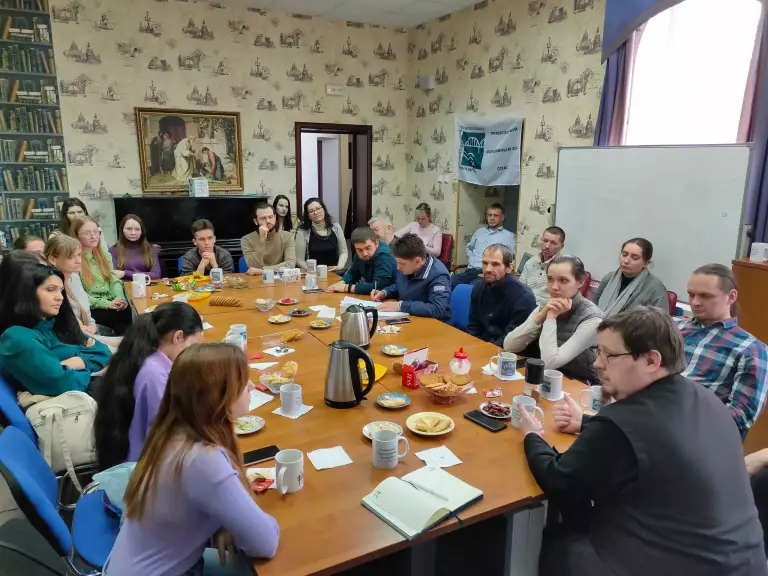 Молодежный и миссионерский отделы Симбирской епархии проводят цикл встреч, посвященных азам православной веры