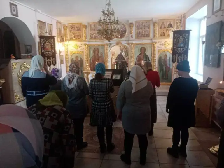 Подопечные центра «Исток» приняли участие в Таинствах Исповеди и Причастия