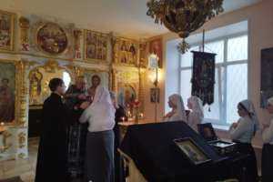 Сестры милосердия посетили службу в храме во имя святого праведного Филарета Милостивого