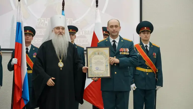 Митрополит Лонгин принял участие в торжественном мероприятии, посвященном празднованию дня войск национальной гвардии